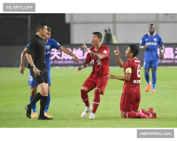 实时:沧州雄狮闪电战,开场2分钟即攻破深圳队球门