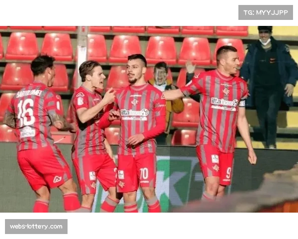 意甲争四关键战预报：AC米兰对阵罗马，皮奥利与德罗西的战术博弈